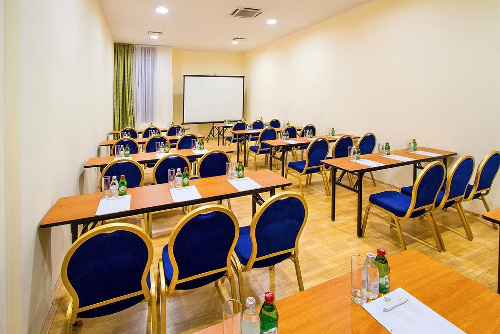 A Hoteli - Hotel Sloboda Šabac Buitenkant foto