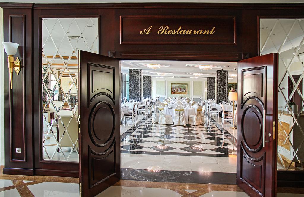 A Hoteli - Hotel Sloboda Šabac Buitenkant foto